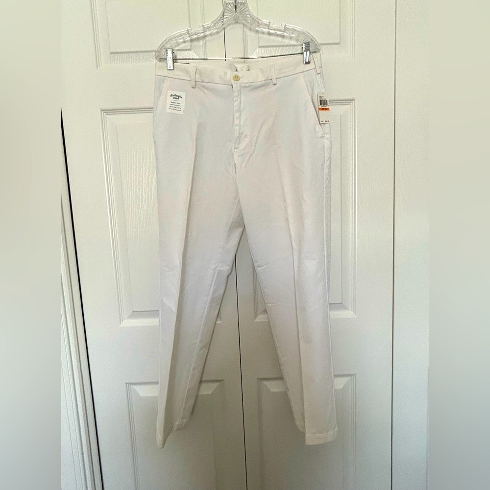 Izod White Chinos sized 33” waist 30” length, NWT